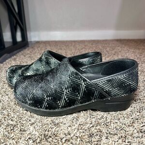 Sanita Cowhide Clogs Women’s Size 8/8.5 EU 39 Black Slip On